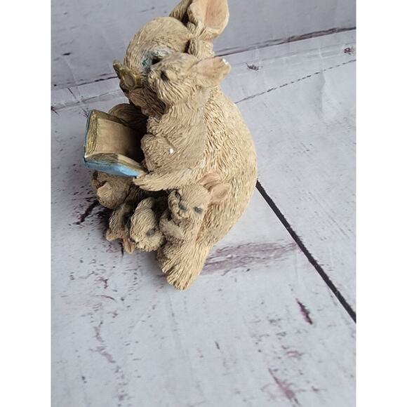 STONE CRITTERS Storyteller Bunny Rabbit with Babies Figurine Easter Spring Décor - Picture 5 of 10